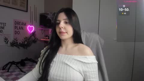 Snapshot of liawoow chatting on 11-10-25, 08:24 Lia online show from 11-10-25, 08:24