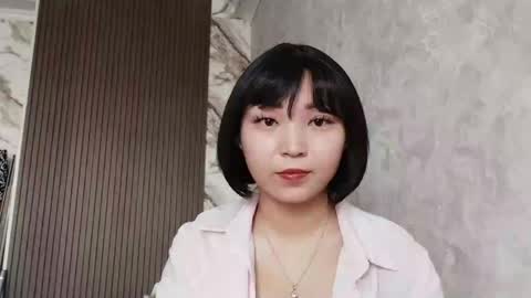 Snapshot of libbiepostlethwaite chatting on 05-16-26, 01:32 Molly online show from 05-16-26, 01:32