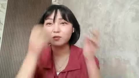 Snapshot of libbiepostlethwaite chatting on 05-17-26, 05:16 Molly online show from 05-17-26, 05:16