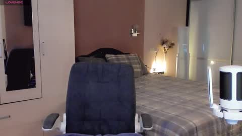 Libby online show from 11-21-25, 09:08