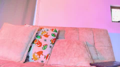 Snapshot of liccy_hall chatting on 12-18-25, 11:38 Valentina Hall online show from 12-18-25, 11:38