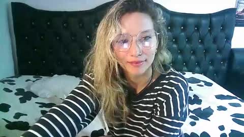 Snapshot of licethf00x chatting on 09-18-25, 08:00 licethf00x online show from 09-18-25, 08:00