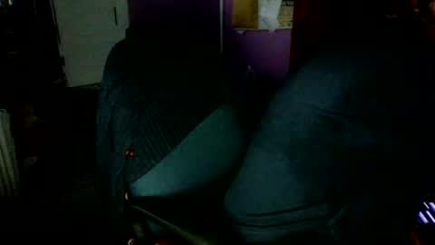 Snapshot of lickyouryoni chatting on 09-14-25, 02:27 LickYourYoni online show from 09-14-25, 02:27