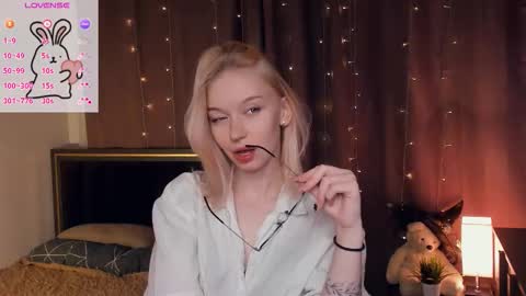 Snapshot of lidiaklemencic chatting on 10-16-25, 07:15 Ann online show from 10-16-25, 07:15