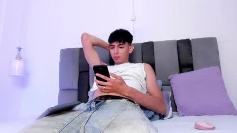 Snapshot of light_eyes_ chatting on 06-04-26, 02:56 Jhonatan online show from 06-04-26, 02:56