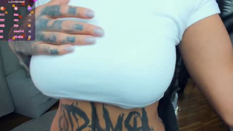 Melissa online show from 11-22-25, 06:12