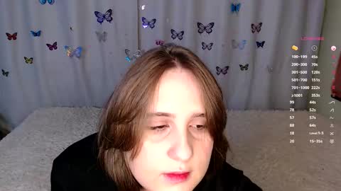 Snapshot of lightnea chatting on 11-17-25, 01:06 Nea online show from 11-17-25, 01:06