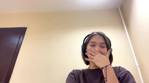 Bella online show from 10-28-25, 02:53