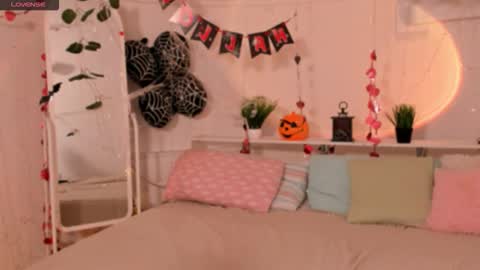 Snapshot of lii_rose chatting on 10-30-25, 08:31 Lii online show from 10-30-25, 08:31