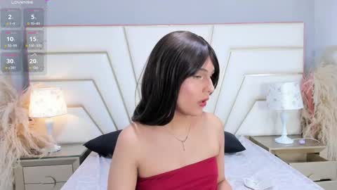 Snapshot of liia_collins chatting on 05-14-26, 06:37 Lia online show from 05-14-26, 06:37