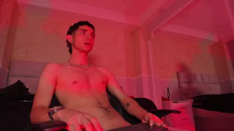 Snapshot of liiamhudson_ chatting on 02-18-25, 10:27 L I I A M online show from 02-18-25, 10:27