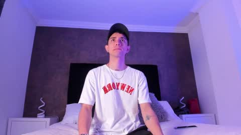 Snapshot of liiamhudson_ chatting on 02-19-25, 01:51 L I I A M online show from 02-19-25, 01:51