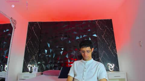 Snapshot of liiamhudson_ chatting on 09-21-25, 05:03 L I I A M online show from 09-21-25, 05:03