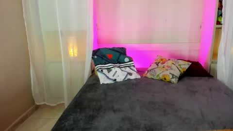         online show from 11-10-25, 11:53