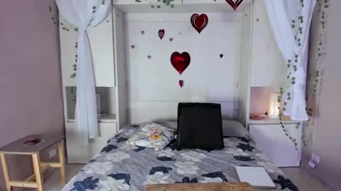         online show from 02-12-26, 11:38