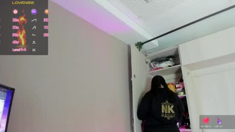 Snapshot of liiavega chatting on 04-28-26, 11:37 online show from 04-28-26, 11:37