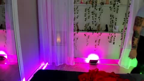Snapshot of liiavega chatting on 04-29-26, 11:36 online show from 04-29-26, 11:36