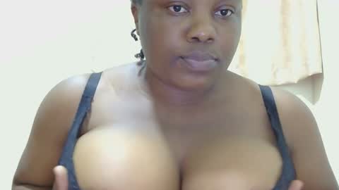 Snapshot of liilcutiee chatting on 05-07-26, 11:43 Lily online show from 05-07-26, 11:43