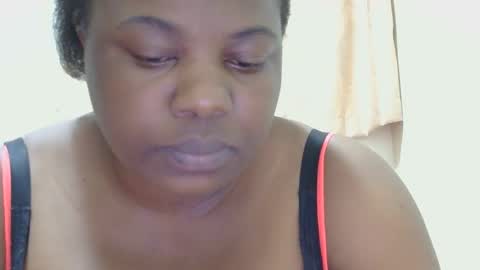 Snapshot of liilcutiee chatting on 05-19-26, 11:33 Lily online show from 05-19-26, 11:33