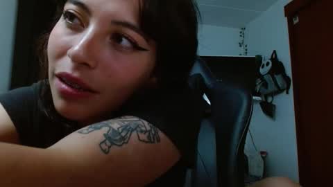 Snapshot of liisaax chatting on 11-15-25, 05:38 lisa online show from 11-15-25, 05:38