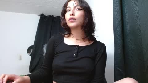 Snapshot of liisaax chatting on 12-02-25, 11:56 lisa online show from 12-02-25, 11:56