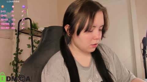 Lika Davis online show from 01-14-26, 04:34