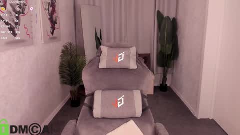 Lika Davis online show from 02-10-26, 01:59