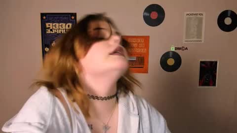 Snapshot of lika_pop chatting on 11-17-25, 07:19 lika_pop online show from 11-17-25, 07:19