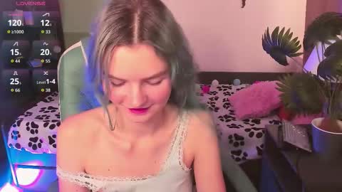 lika_sky online show from 10-20-25, 06:25
