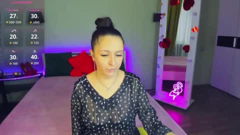Snapshot of likaa_likaa chatting on 10-06-25, 12:13 Lika online show from 10-06-25, 12:13