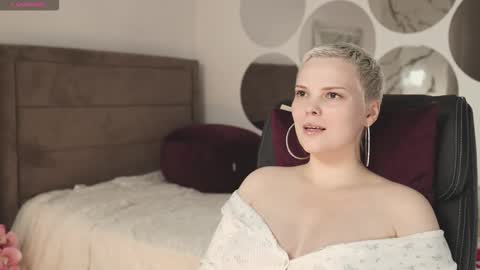 Snapshot of likaaberry chatting on 09-21-25, 04:19 likaaberry online show from 09-21-25, 04:19