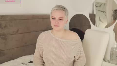 Snapshot of likaaberry chatting on 09-30-25, 12:43 likaaberry online show from 09-30-25, 12:43