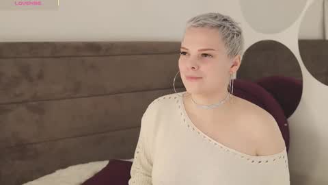 Snapshot of likaaberry chatting on 10-02-25, 12:01 likaaberry online show from 10-02-25, 12:01