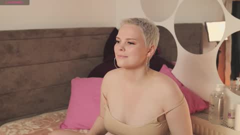 Snapshot of likaaberry chatting on 10-14-25, 05:14 likaaberry online show from 10-14-25, 05:14