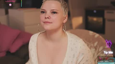 Snapshot of likaaberry chatting on 11-06-25, 05:30 likaaberry online show from 11-06-25, 05:30