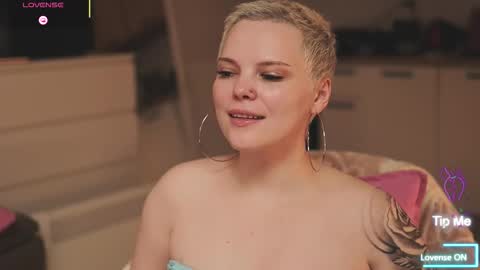 Snapshot of likaaberry chatting on 11-07-25, 05:18 likaaberry online show from 11-07-25, 05:18