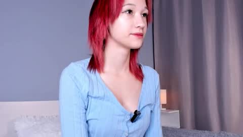 Snapshot of likalens chatting on 09-16-25, 01:23 Emi online show from 09-16-25, 01:23