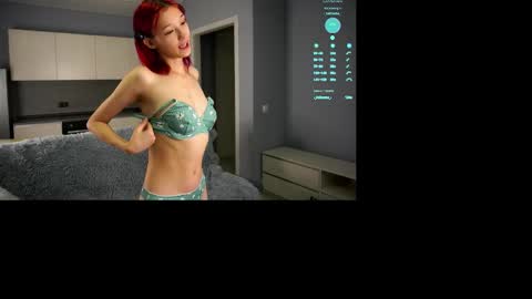 Snapshot of likalens chatting on 10-08-25, 05:21 Emi online show from 10-08-25, 05:21