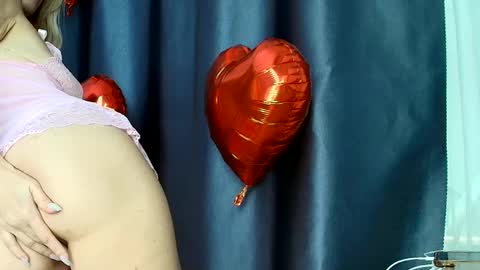 Mia                   Onlyfans link -  online show from 02-17-25, 04:09