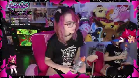 Snapshot of likemyashe chatting on 11-17-25, 04:40 LikeMyAshe online show from 11-17-25, 04:40