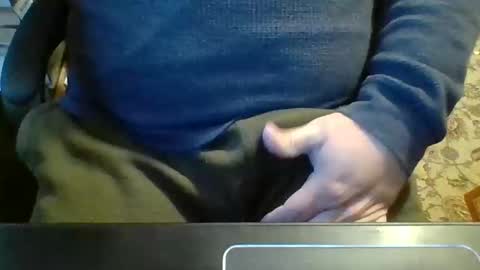 Snapshot of likestobewatchedm chatting on 11-16-25, 09:31 N online show from 11-16-25, 09:31