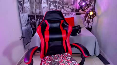 Lili Cey online show from 10-10-25, 08:41