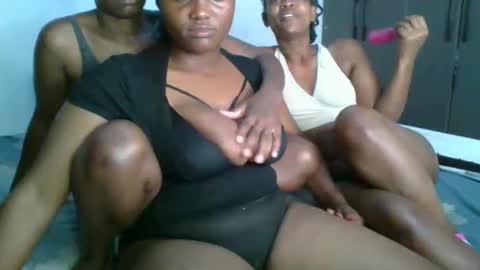 Snapshot of lil_meg chatting on 03-10-26, 08:25 lil_meg online show from 03-10-26, 08:25