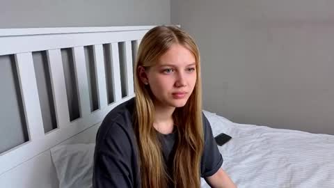 Emma online show from 04-16-26, 06:03