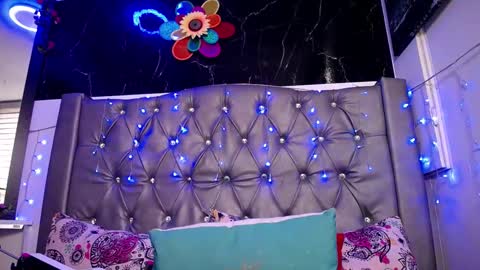   online show from 03-12-25, 03:40