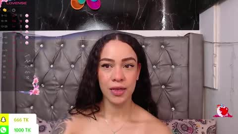 Snapshot of lila_gummy_ chatting on 05-04-26, 05:53 online show from 05-04-26, 05:53