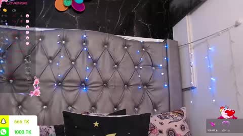Snapshot of lila_gummy_ chatting on 05-28-26, 04:26 online show from 05-28-26, 04:26