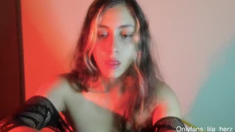 Snapshot of lila_herz chatting on 02-19-25, 07:06 Ren online show from 02-19-25, 07:06