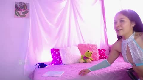 Snapshot of lila_sweet18 chatting on 05-13-26, 08:38 LILA online show from 05-13-26, 08:38
