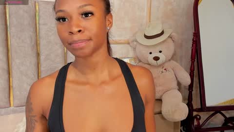 lila bailey  online show from 12-04-24, 08:29